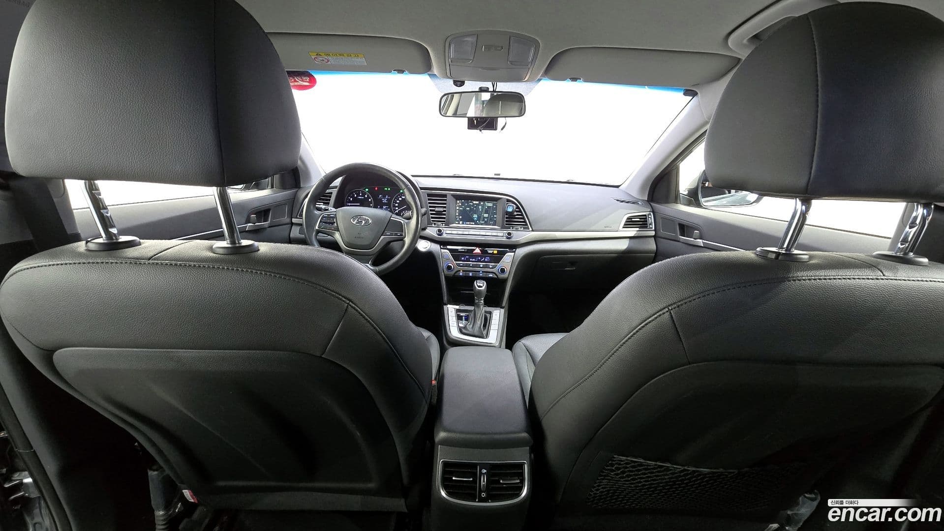 Main__Slider__Photo:AVANTE Hyundai 2016.0-18