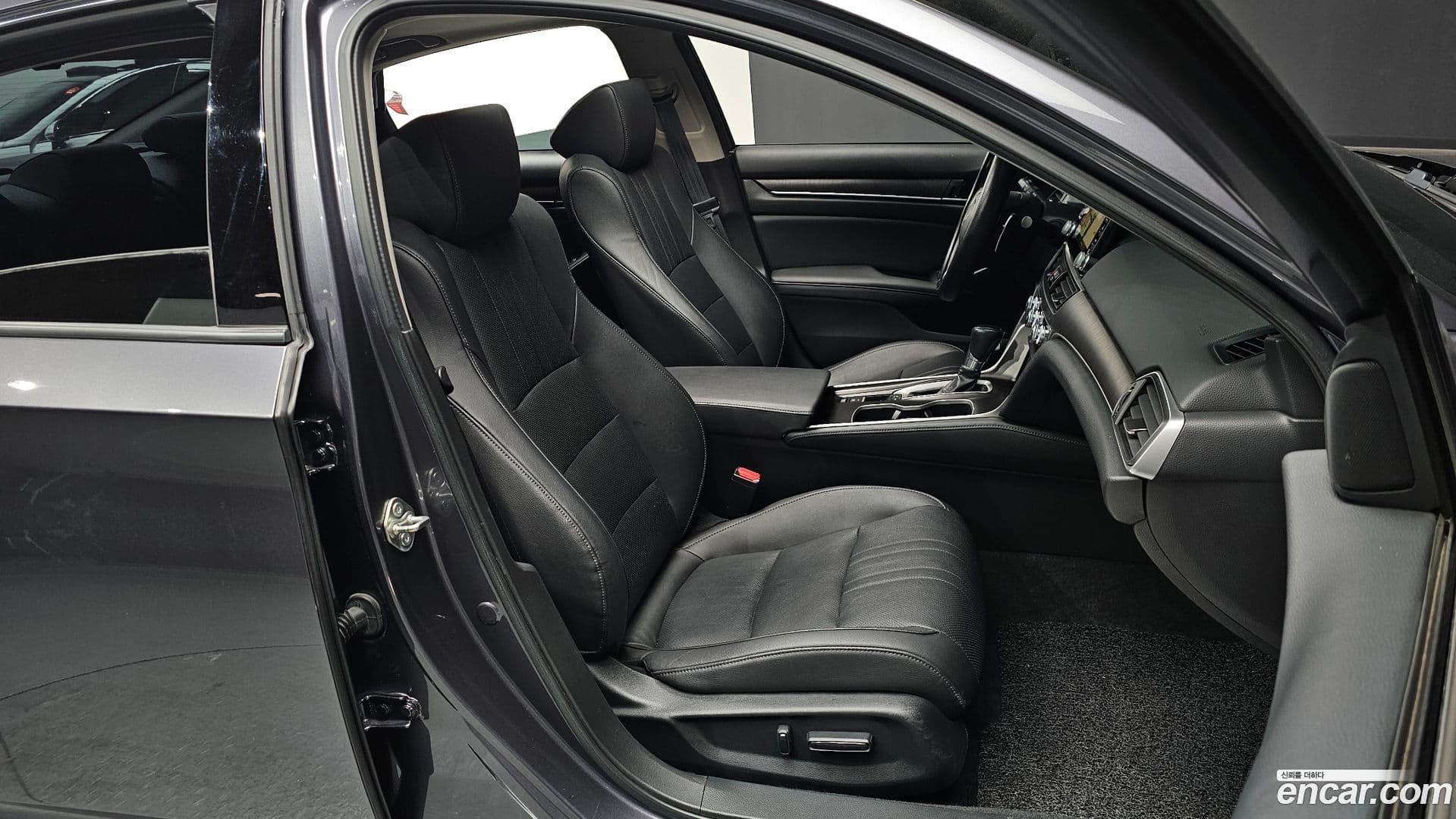 Main__Slider__Photo:Accord Honda 2019.4-9