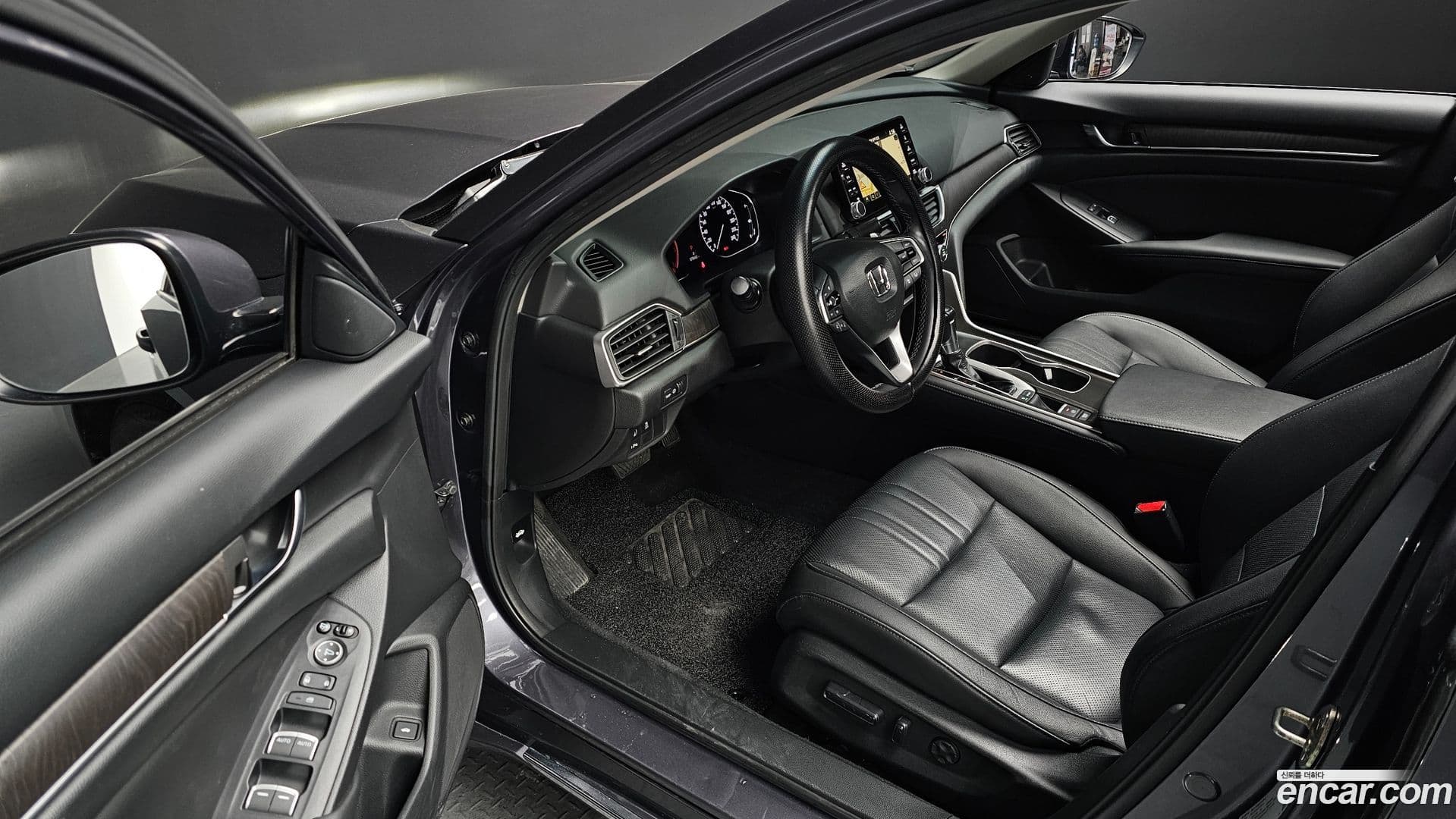 Main__Slider__Photo:Accord Honda 2019.4-10