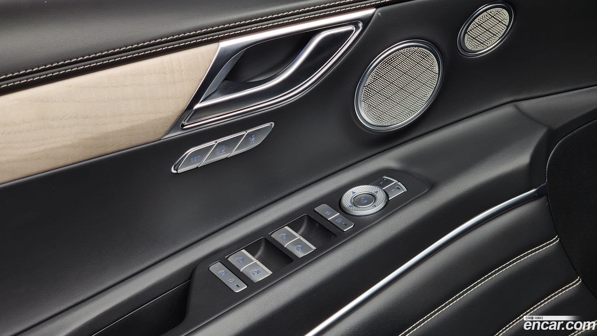 Main__Slider__Photo:GV80 Genesis 2022.10-12