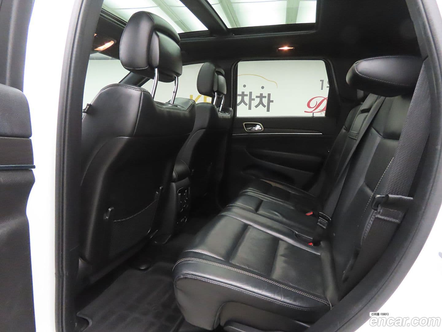 Main__Slider__Photo:Cherokee Jeep 2015.11-5