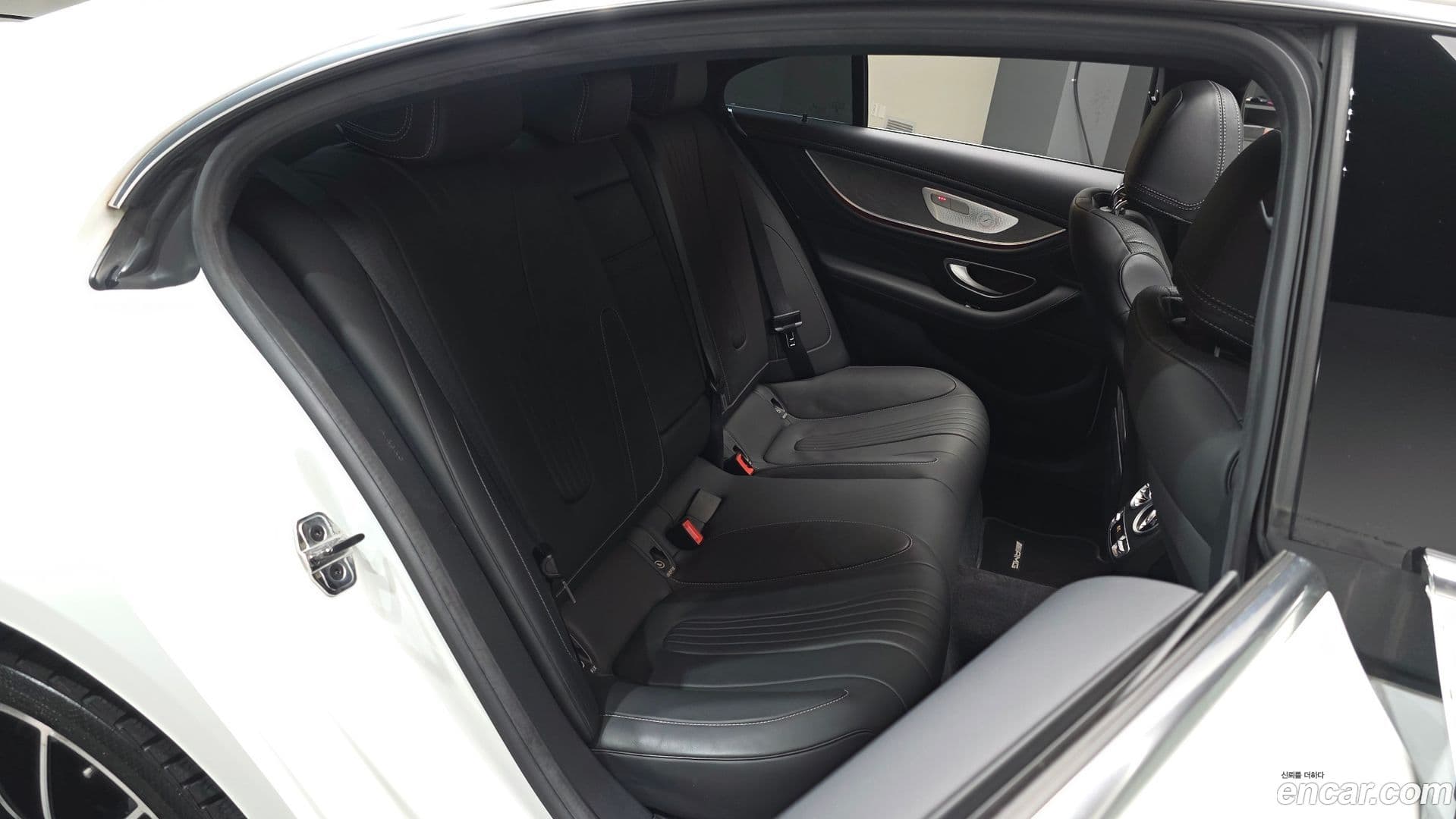 Main__Slider__Photo:CLS-Class Mercedes-Benz 2021.7-11