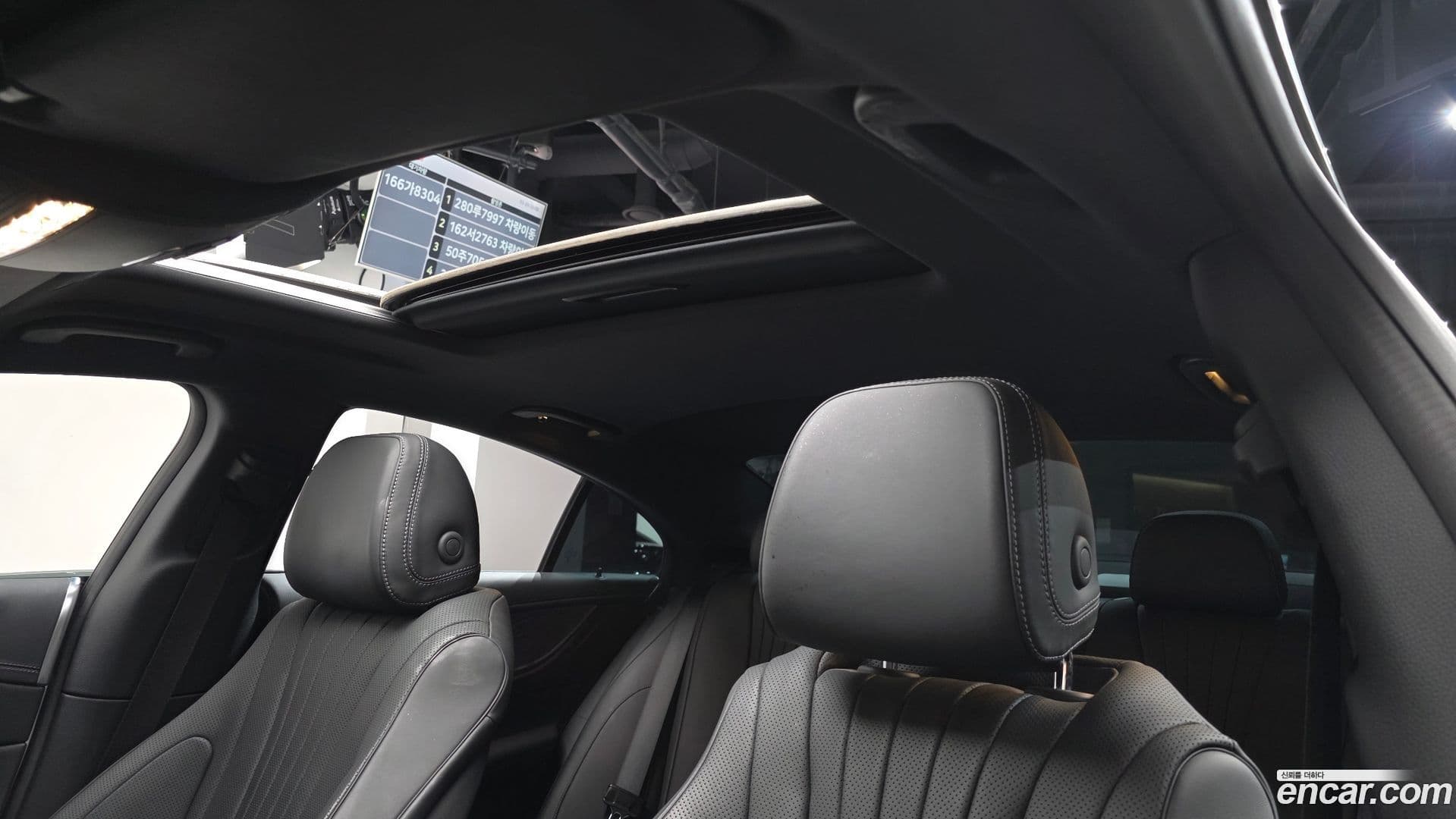 Main__Slider__Photo:CLS-Class Mercedes-Benz 2021.7-18