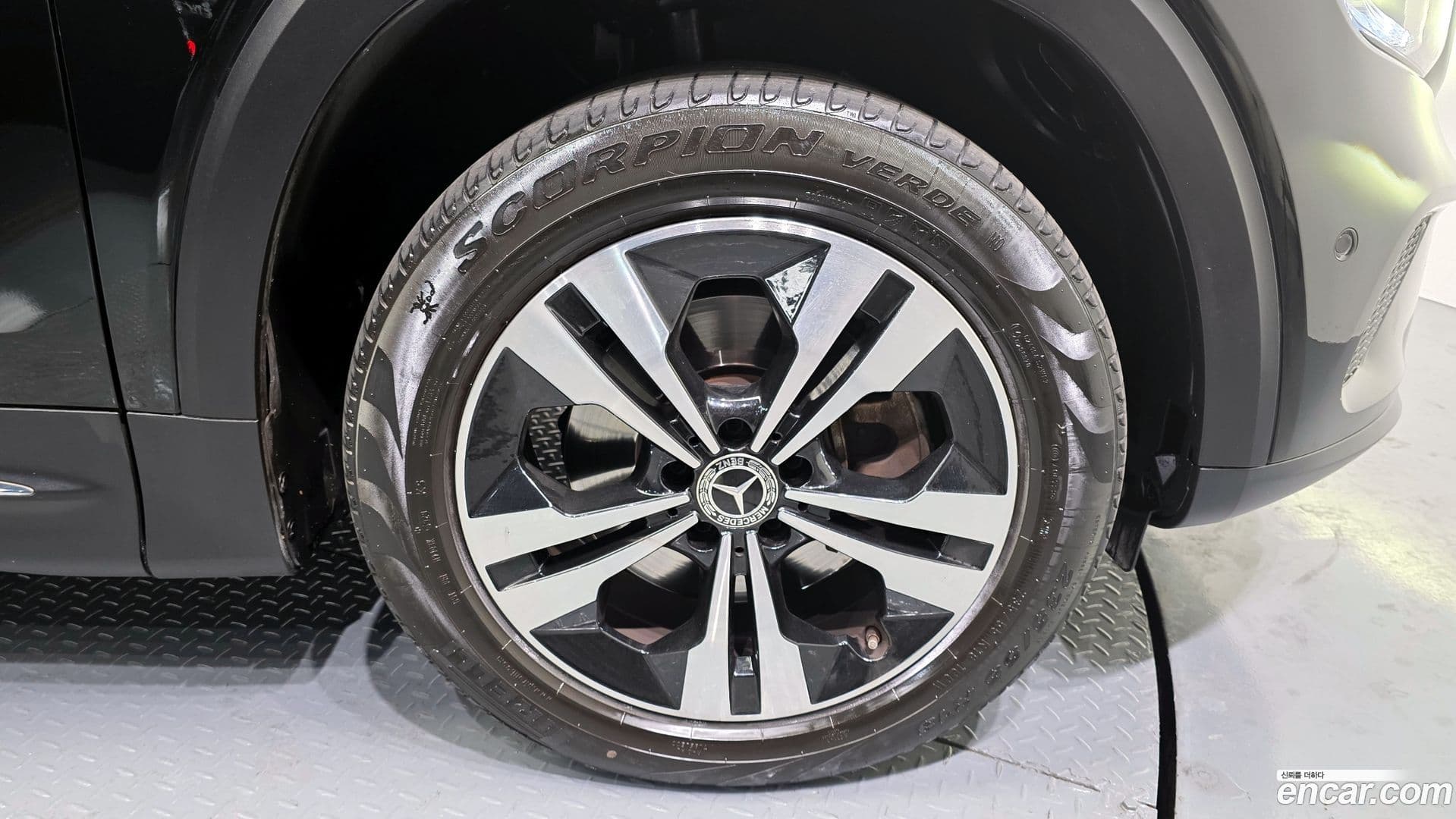 Main__Slider__Photo:GLB-Class Mercedes-Benz 2021.1-4