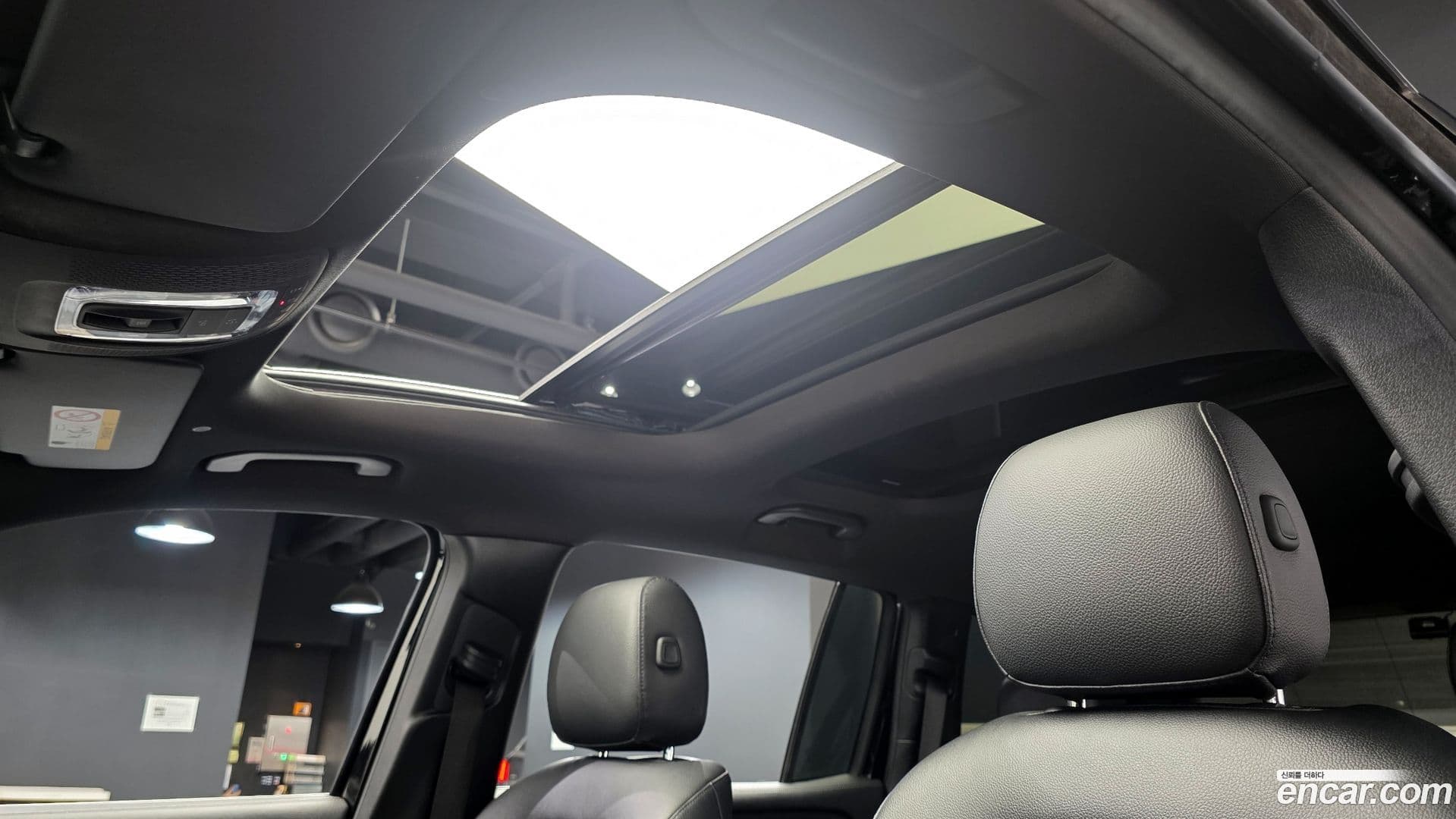 Main__Slider__Photo:GLB-Class Mercedes-Benz 2021.1-16