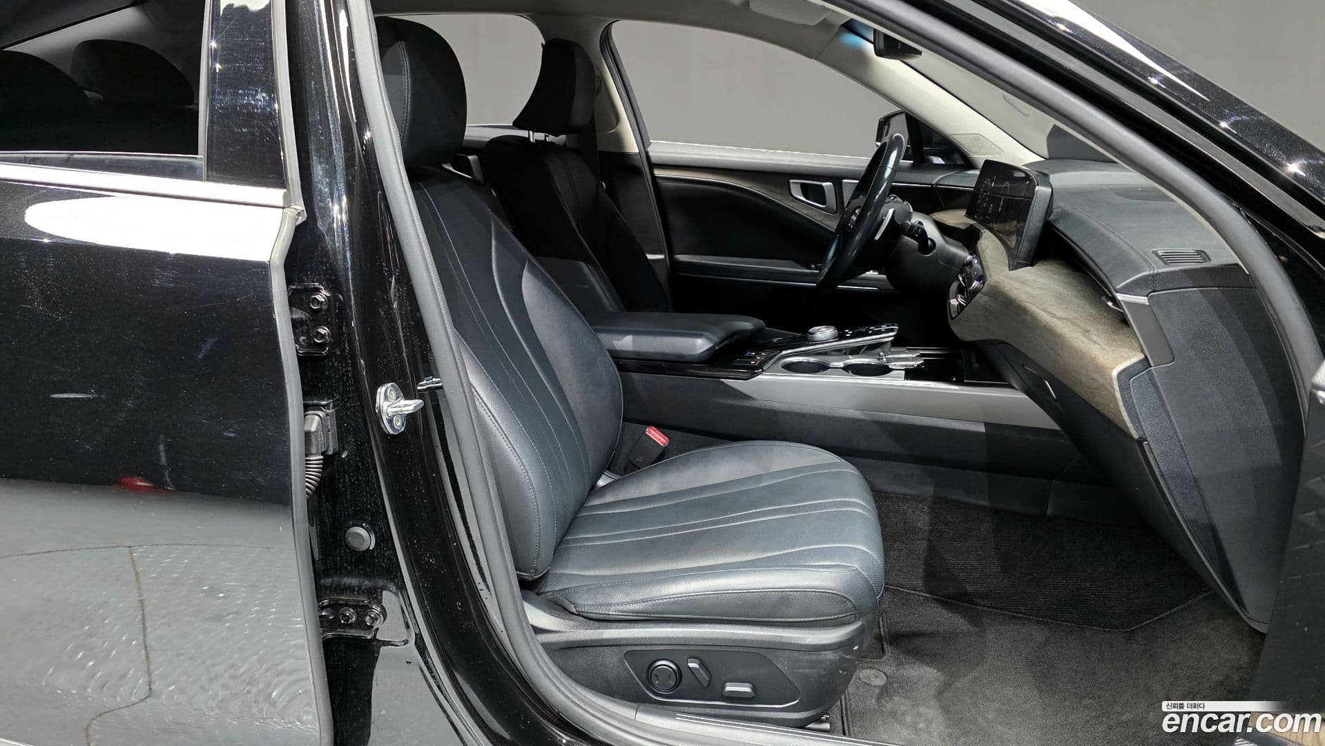 Main__Slider__Photo:K8 Kia 2021.11-10