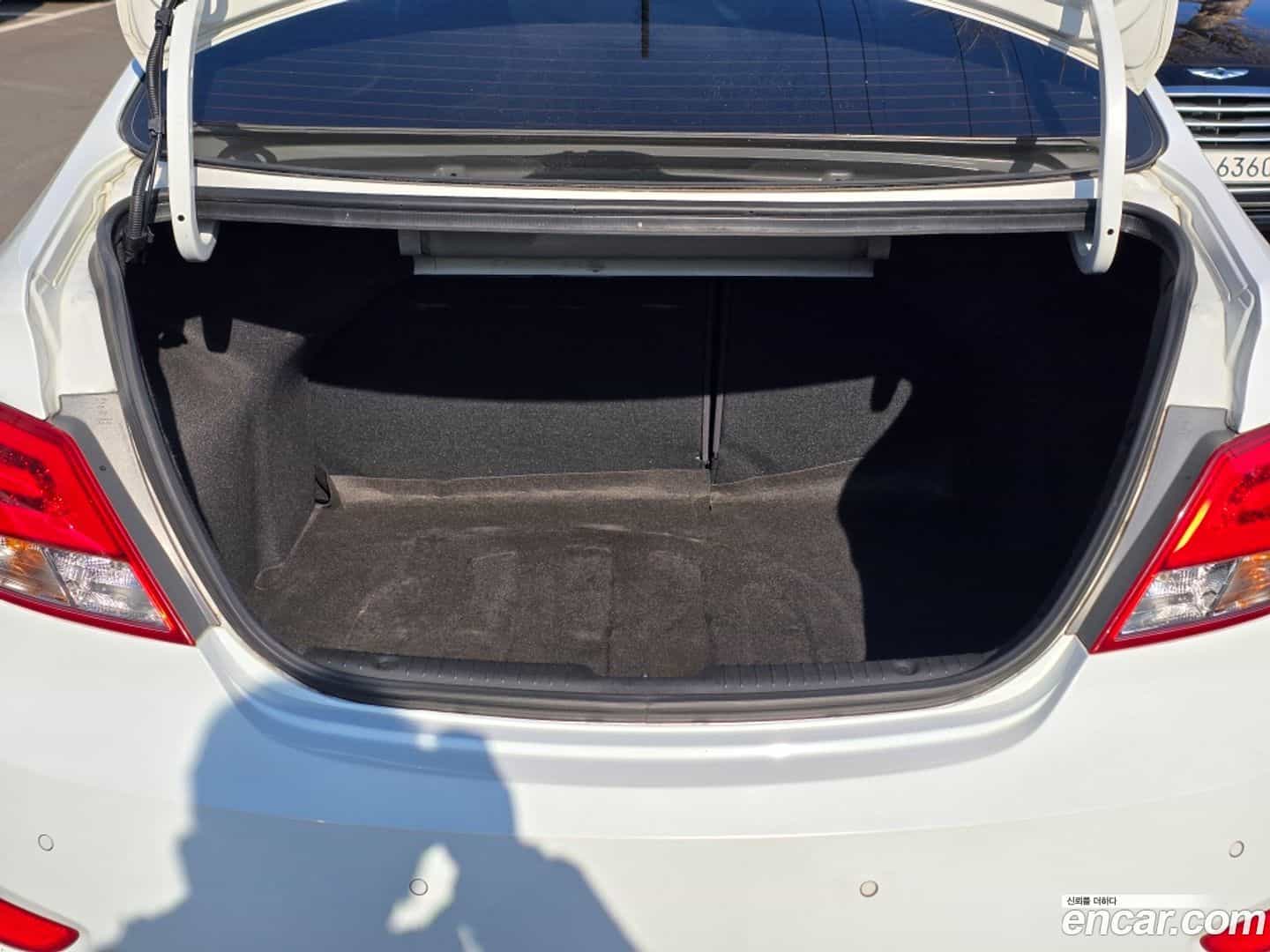 Accent Hyundai 2015.11-INNER-006