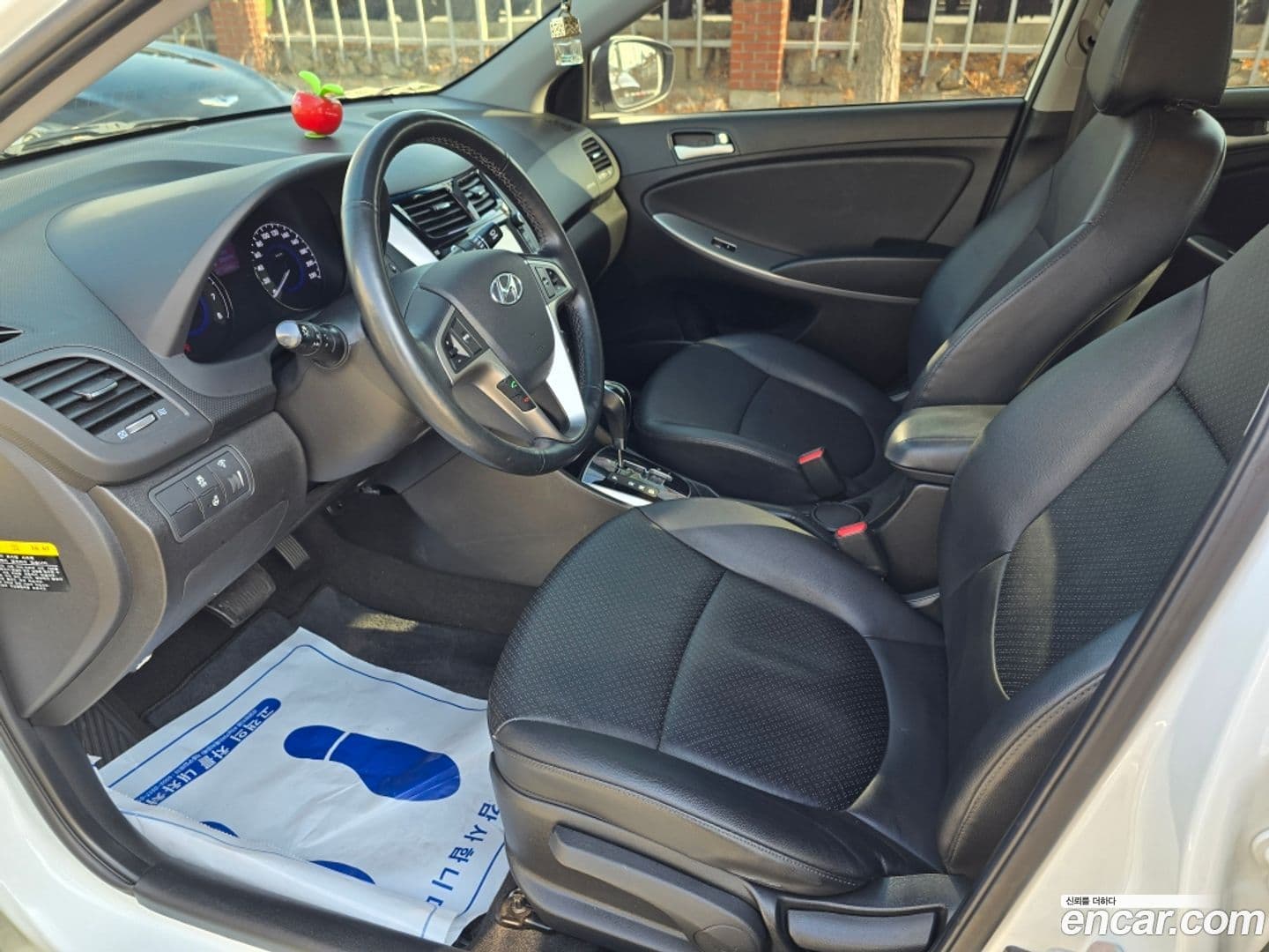 Main__Slider__Photo:Accent Hyundai 2015.11-16