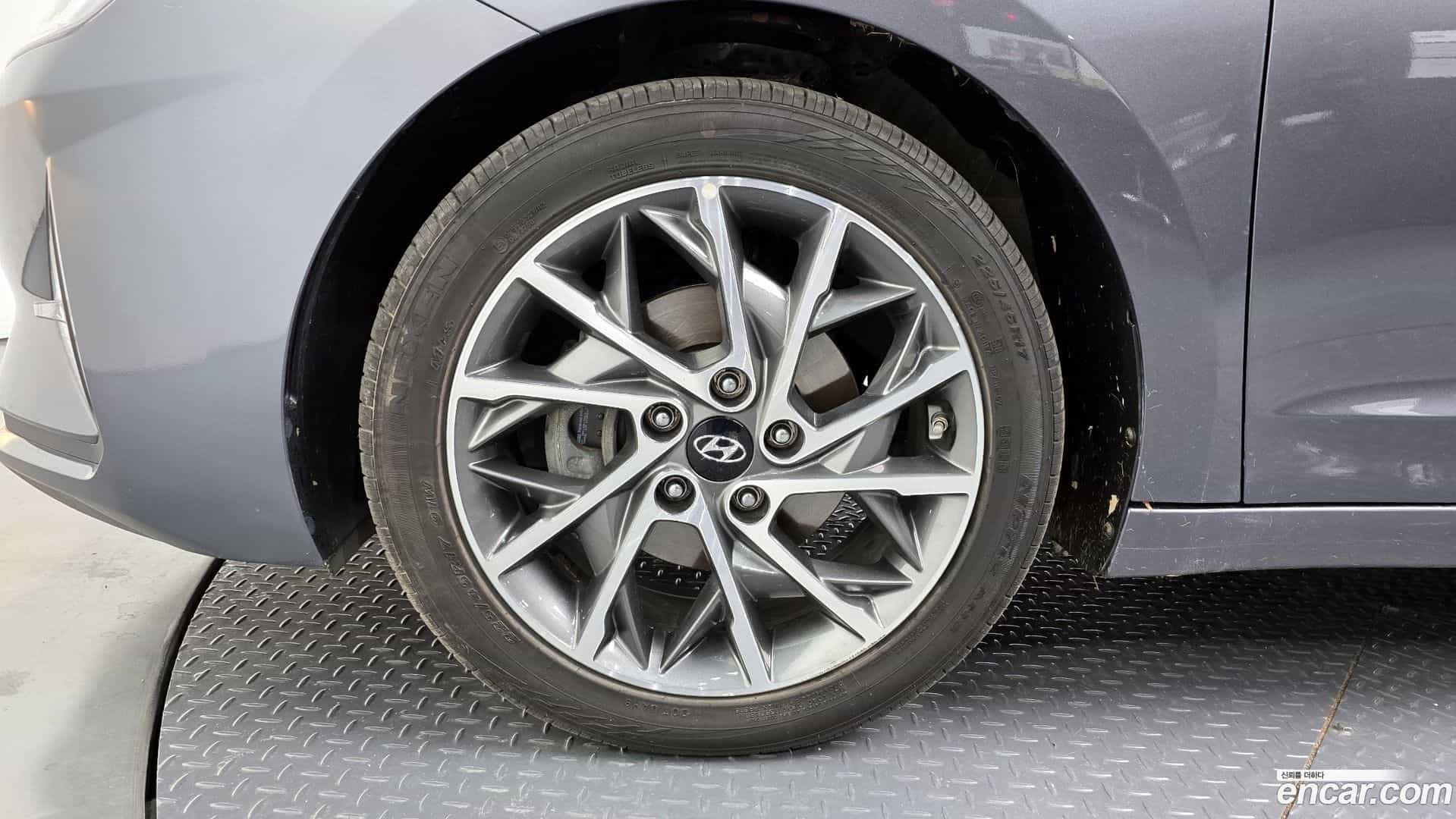 AVANTE Hyundai 2019.11-OUTER-005