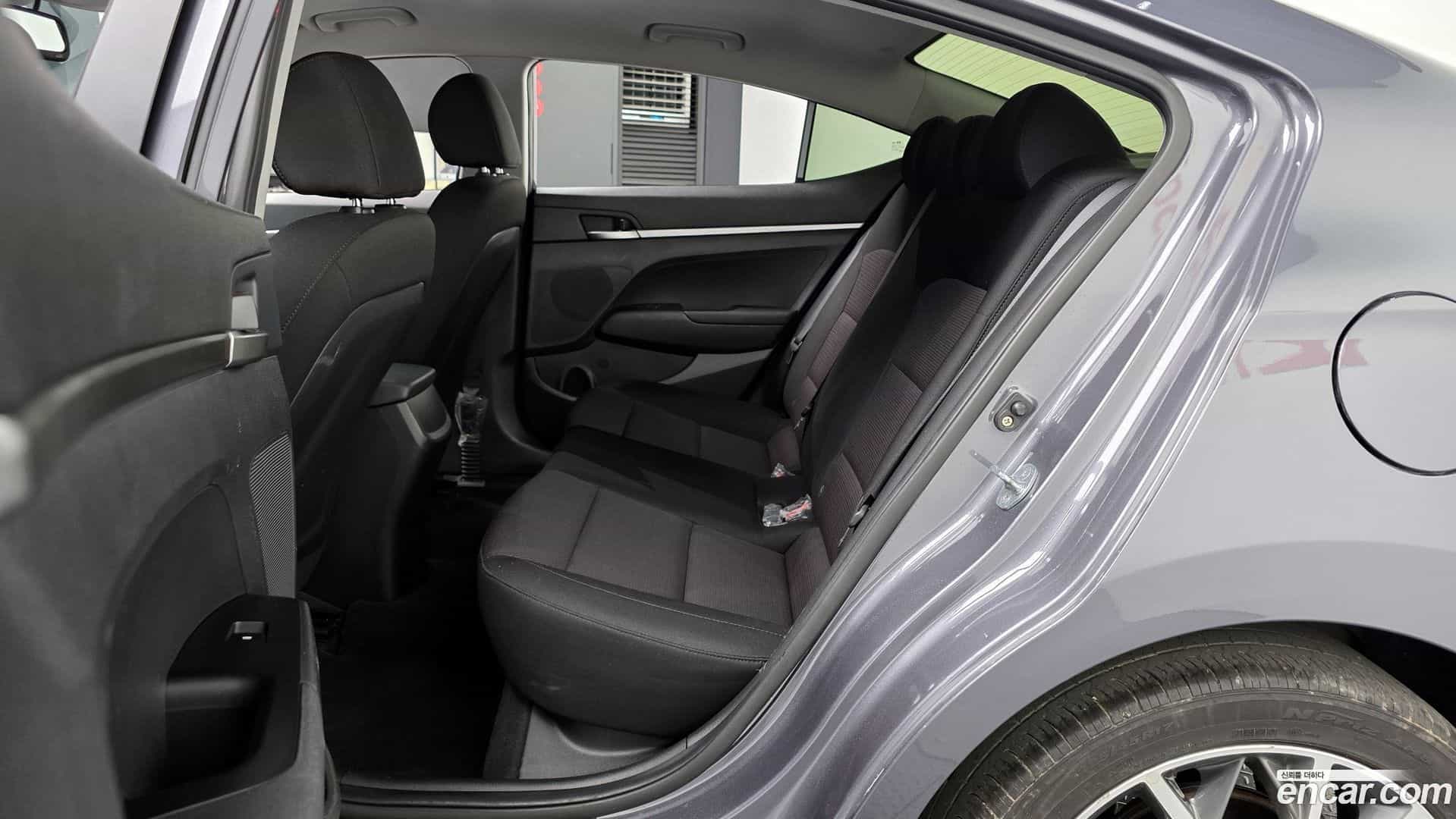 AVANTE Hyundai 2019.11-OPTION-016