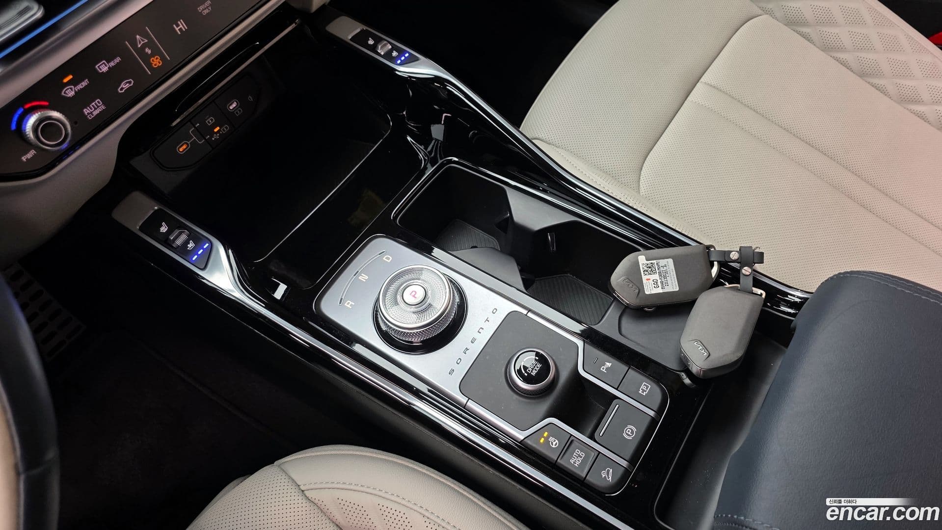 Main__Slider__Photo:Sorento Kia 2024.0-8