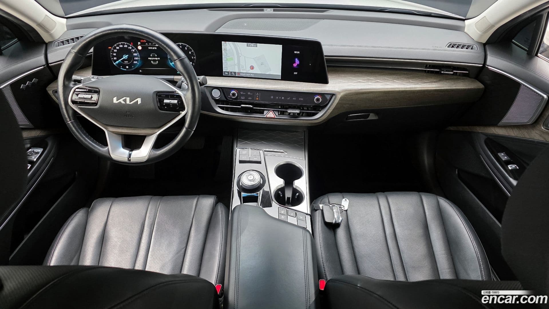 Main__Slider__Photo:K8 Kia 2021.5-6