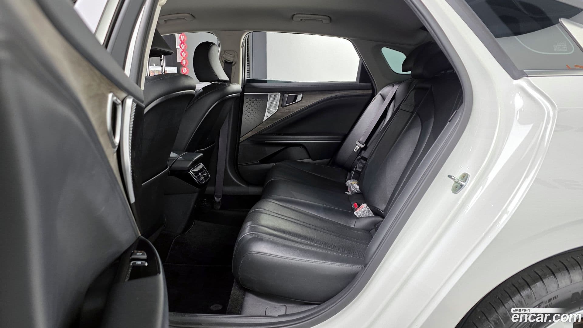 Main__Slider__Photo:K8 Kia 2021.5-11