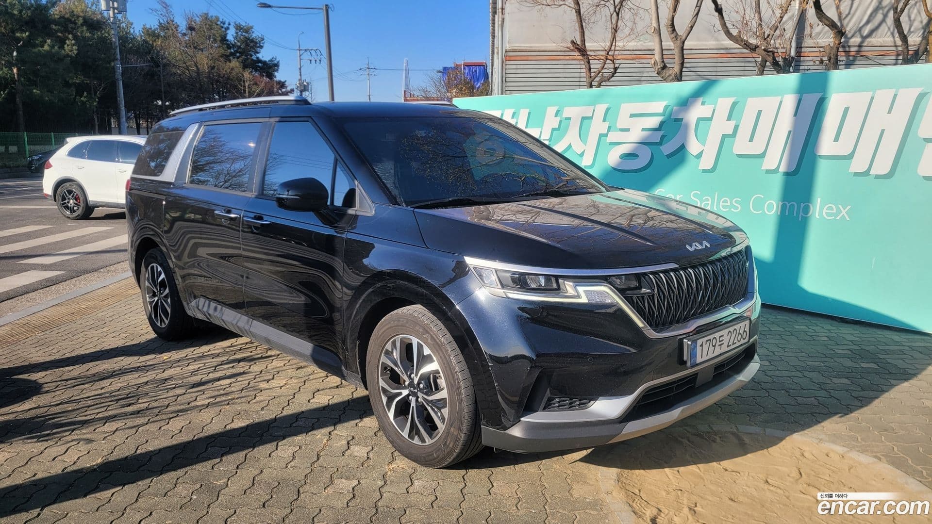 Main__Slider__Photo:Canival Kia 2022.2-0