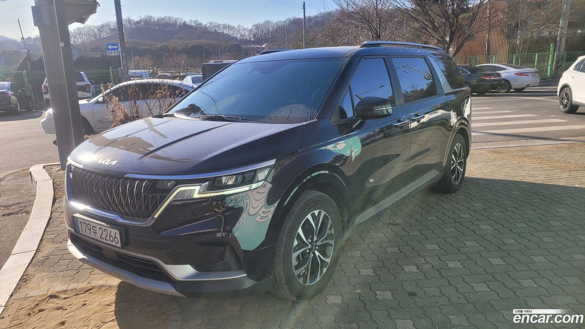 Main__Slider__Photo:Canival Kia 2022.2-2