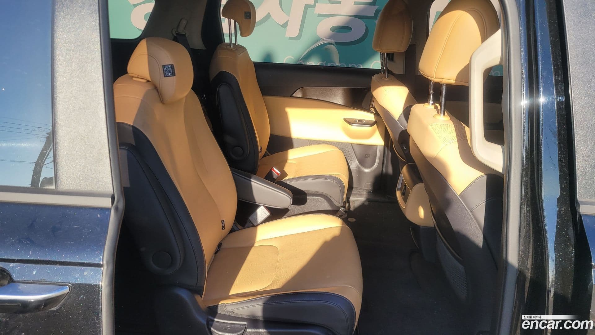 Main__Slider__Photo:Canival Kia 2022.2-7