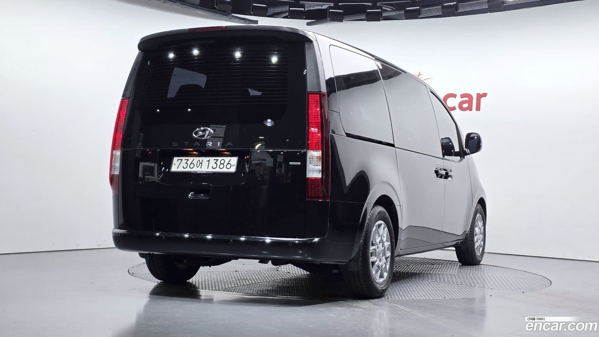 Main__Slider__Photo:Staria Hyundai 2022.3-1