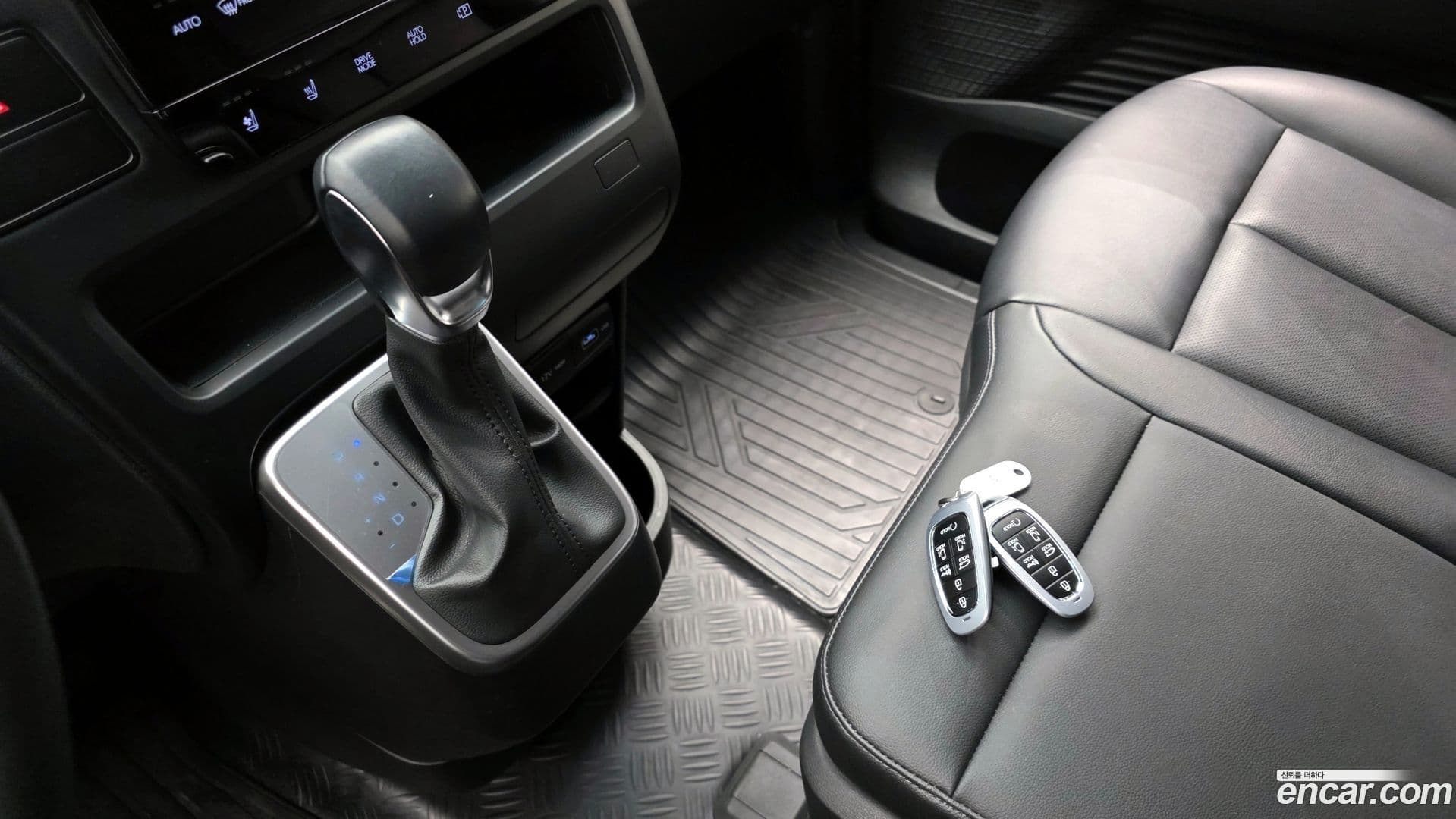 Main__Slider__Photo:Staria Hyundai 2022.3-8