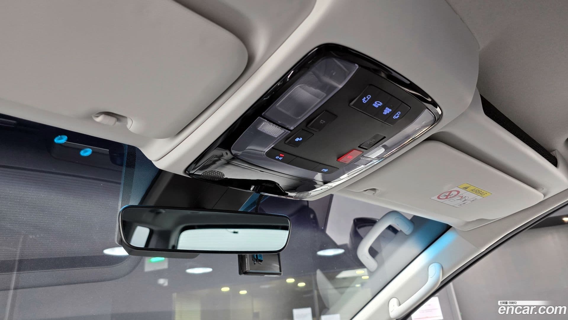 Main__Slider__Photo:Staria Hyundai 2022.3-18