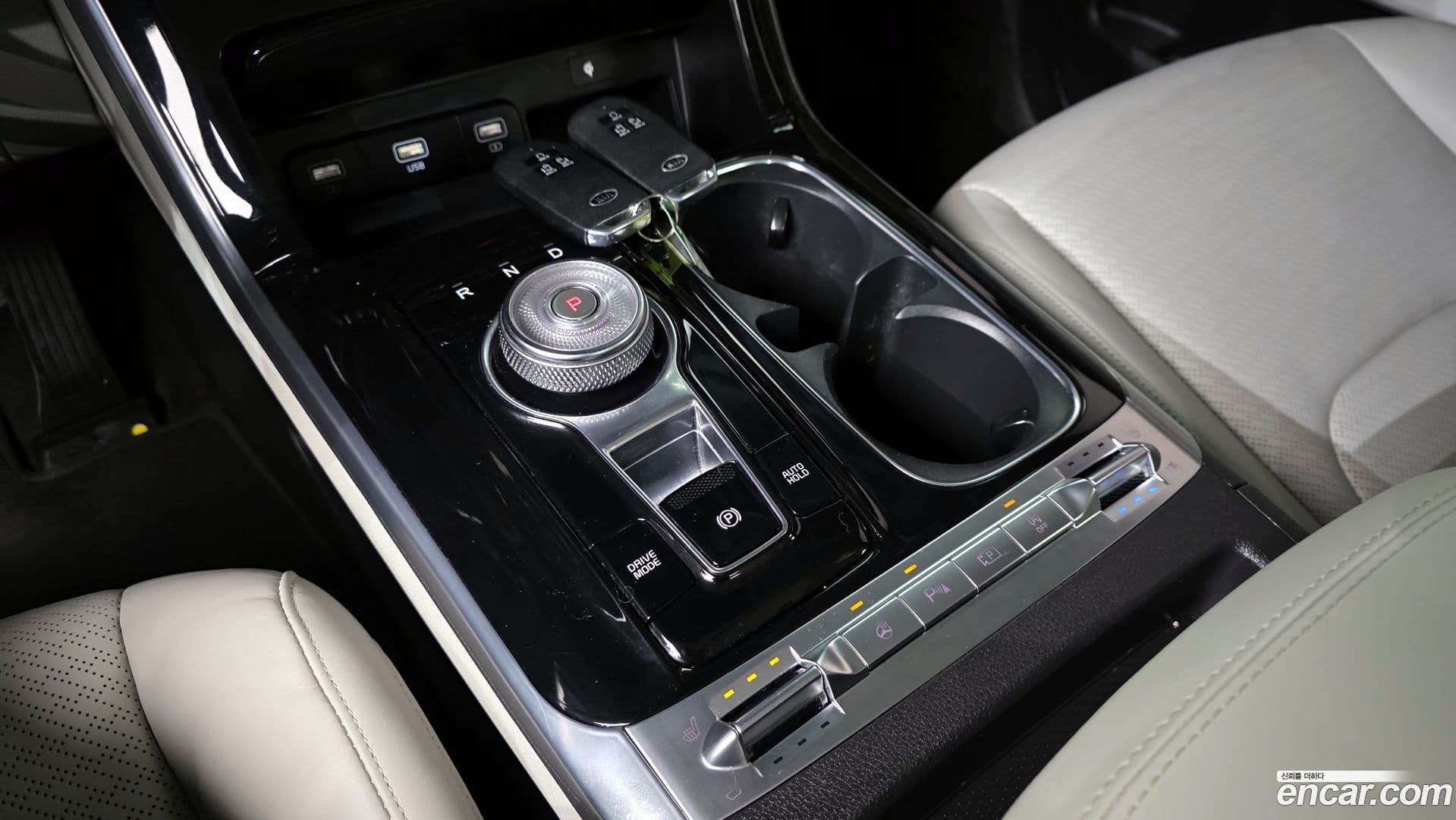 Main__Slider__Photo:Canival Kia 2021.0-8