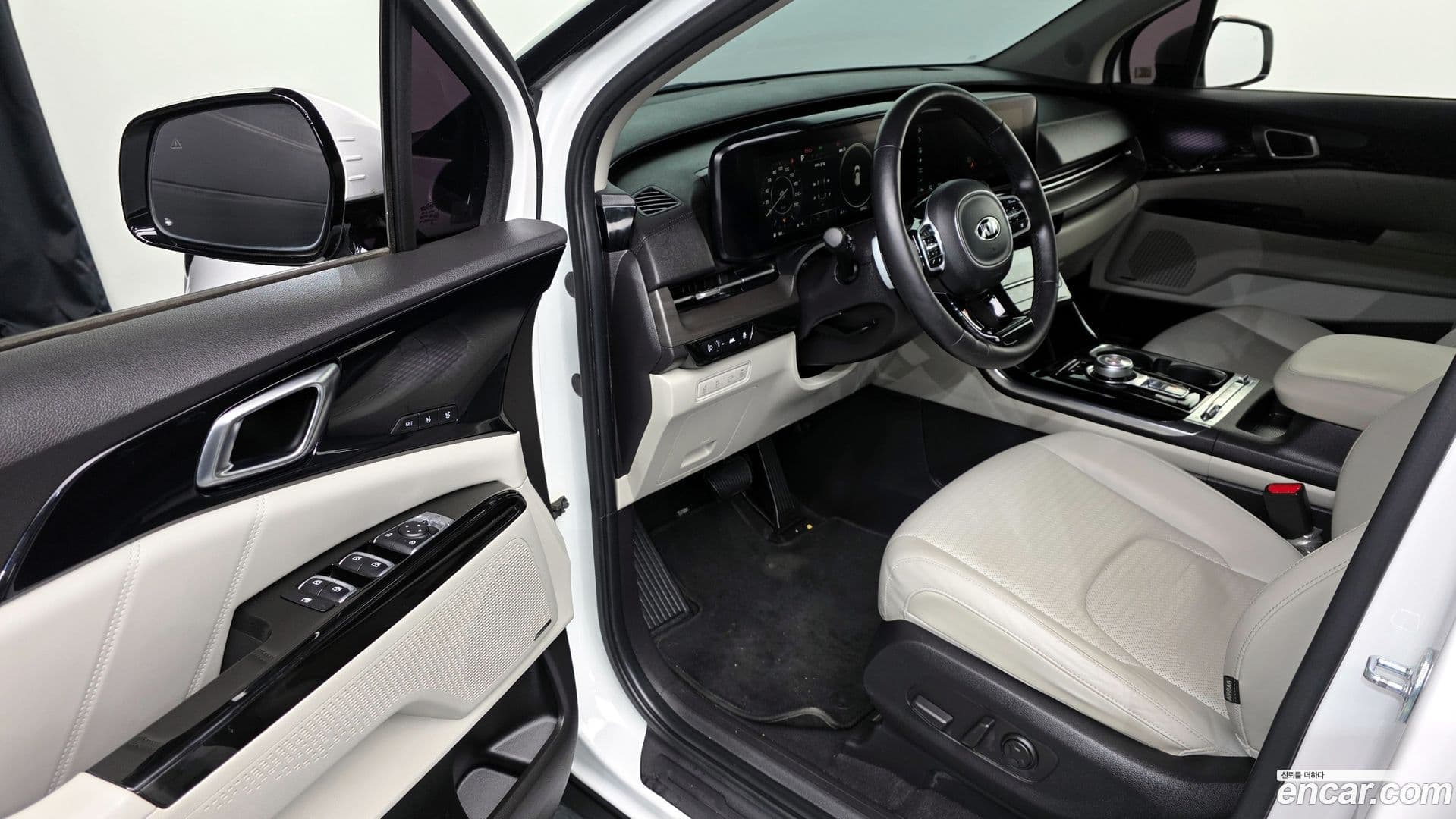 Main__Slider__Photo:Canival Kia 2021.0-9