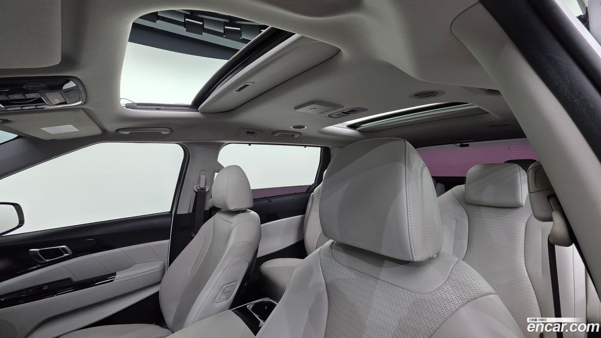 Main__Slider__Photo:Canival Kia 2021.0-17