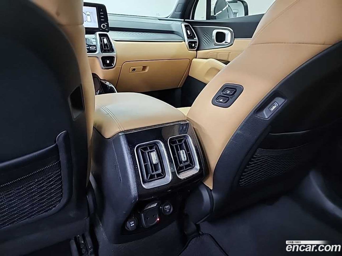 Main__Slider__Photo:Sorento Kia 2021.0-12