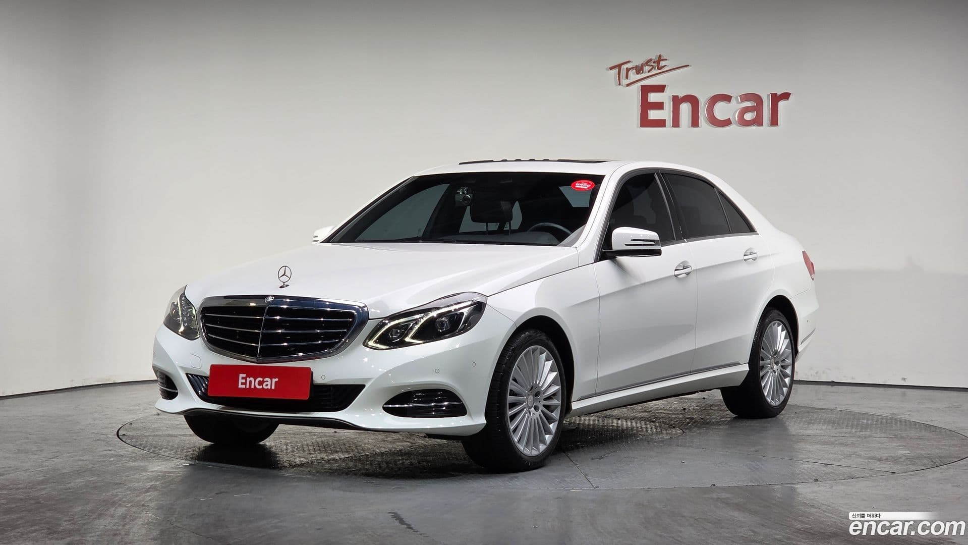 Main__Slider__Photo:E-Class Mercedes-Benz 2016.1-0