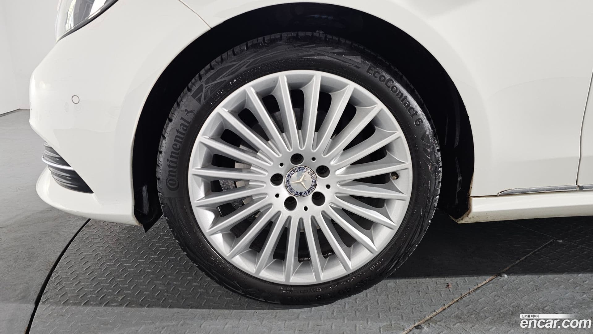 Main__Slider__Photo:E-Class Mercedes-Benz 2016.1-4