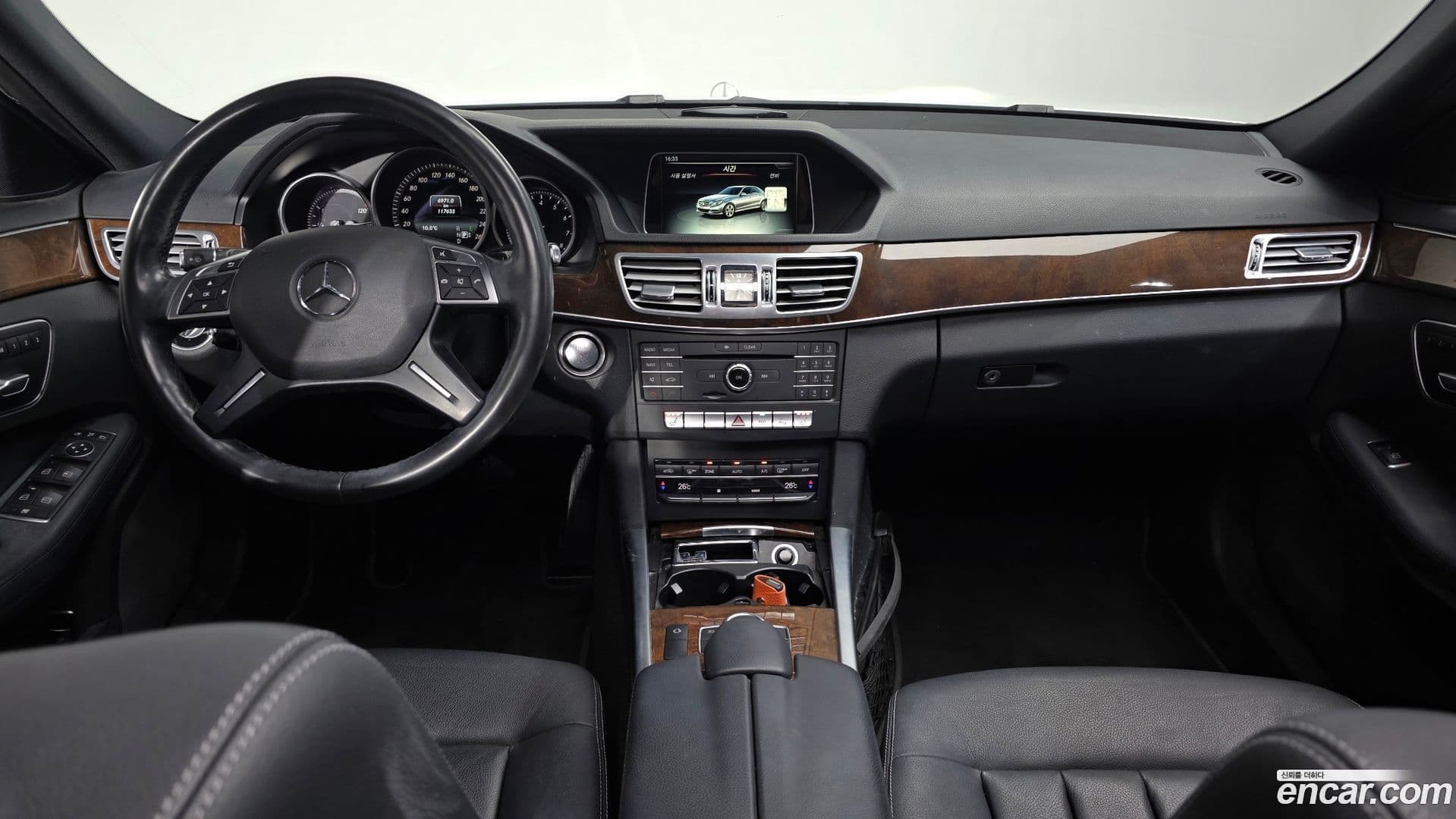 Main__Slider__Photo:E-Class Mercedes-Benz 2016.1-6