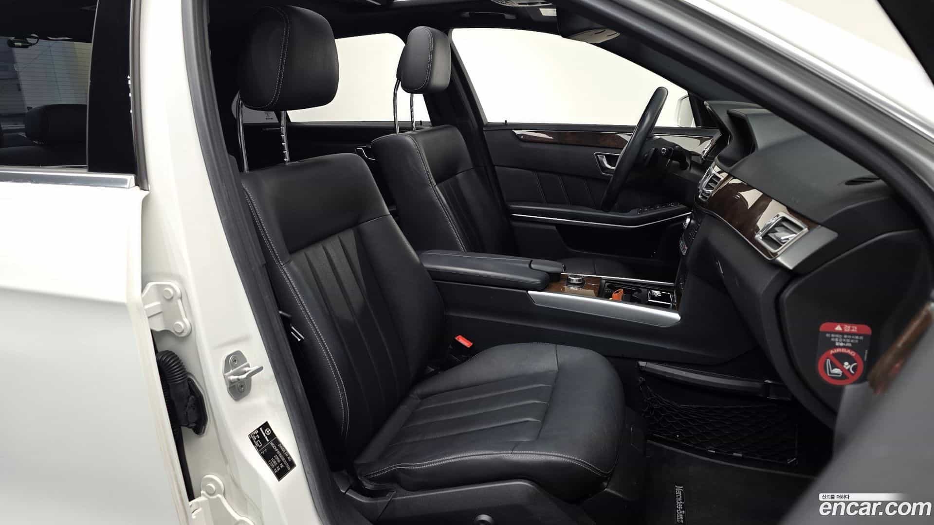 E-Class Mercedes-Benz 2016.1-INNER-010