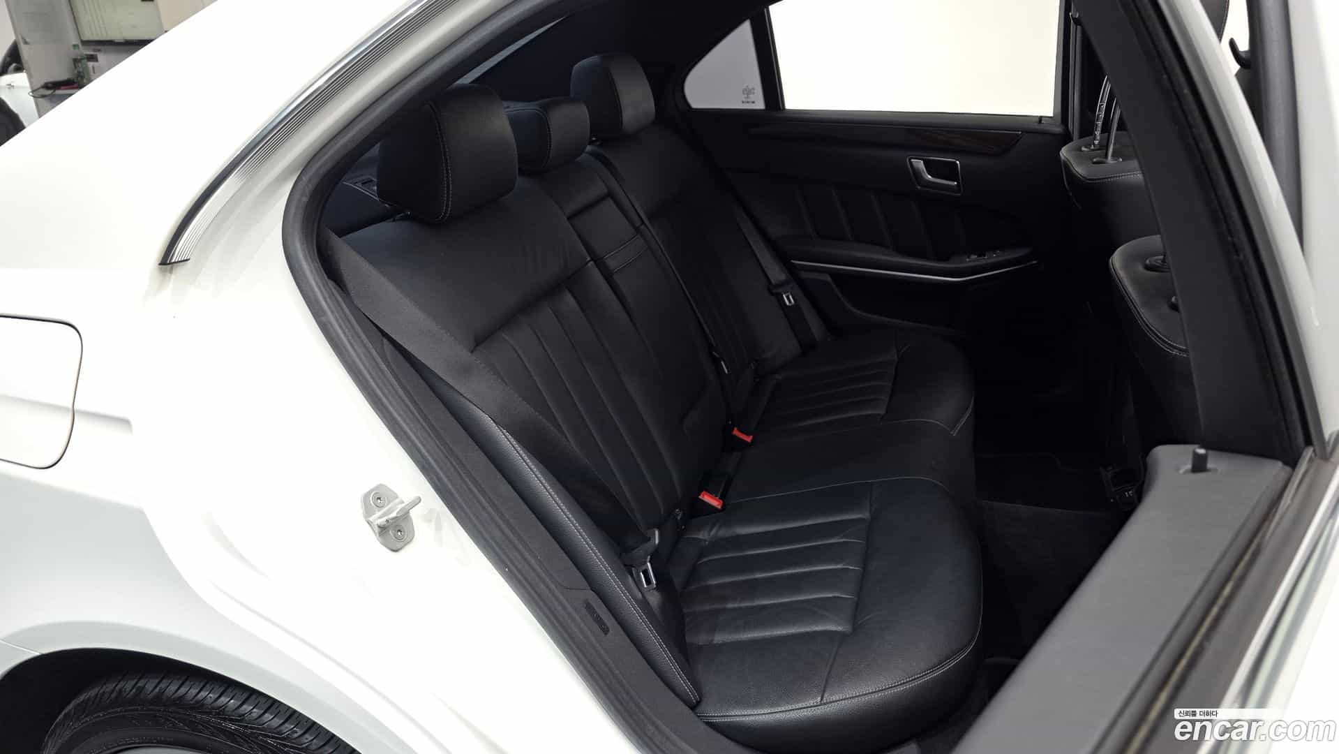 E-Class Mercedes-Benz 2016.1-OPTION-015