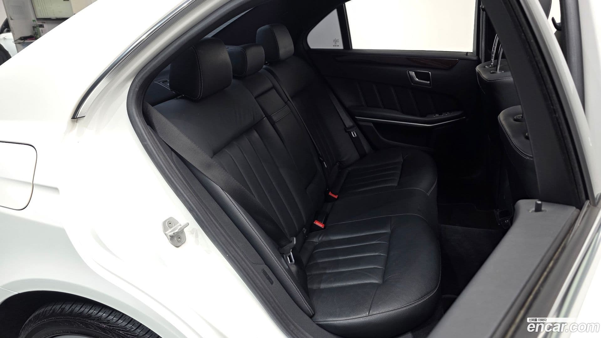 Main__Slider__Photo:E-Class Mercedes-Benz 2016.1-10