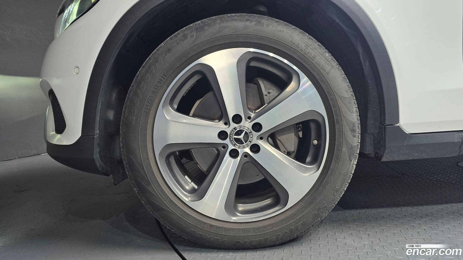 Main__Slider__Photo:GLC-Class Mercedes-Benz 2019.9-4