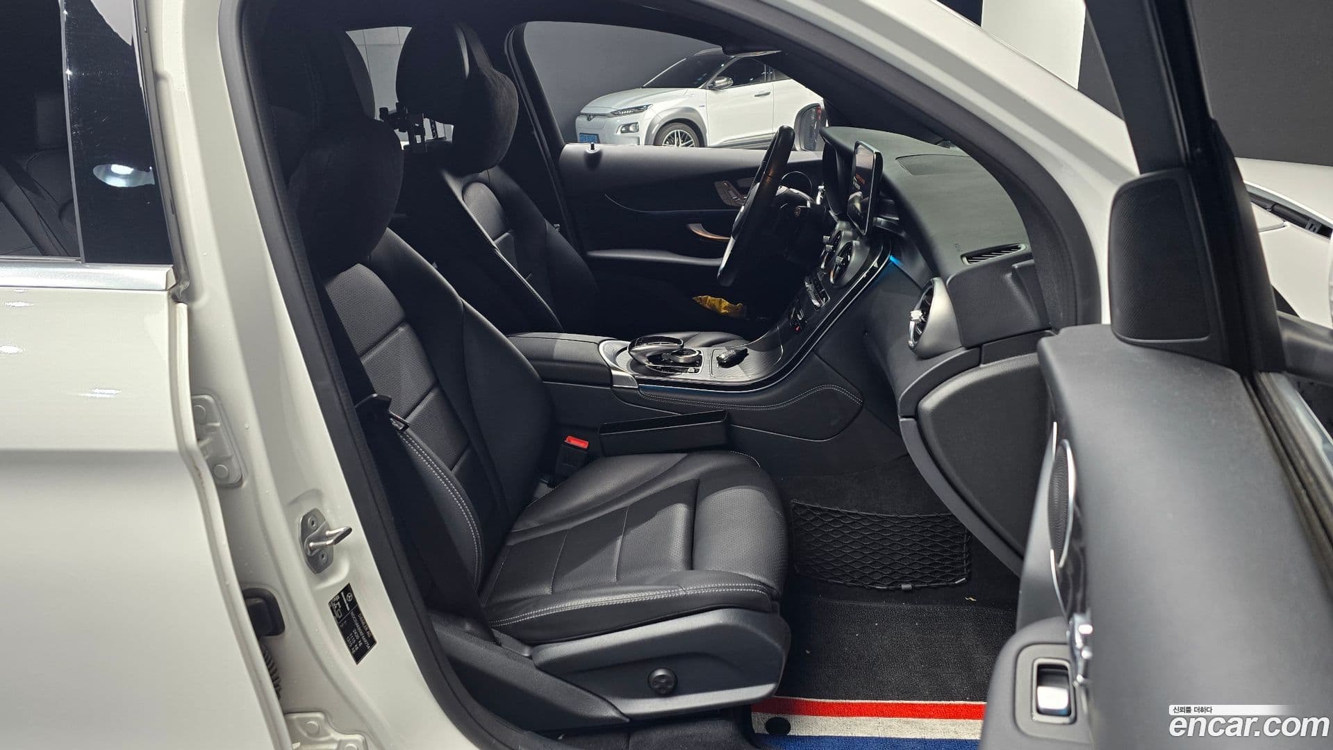 Main__Slider__Photo:GLC-Class Mercedes-Benz 2019.9-9