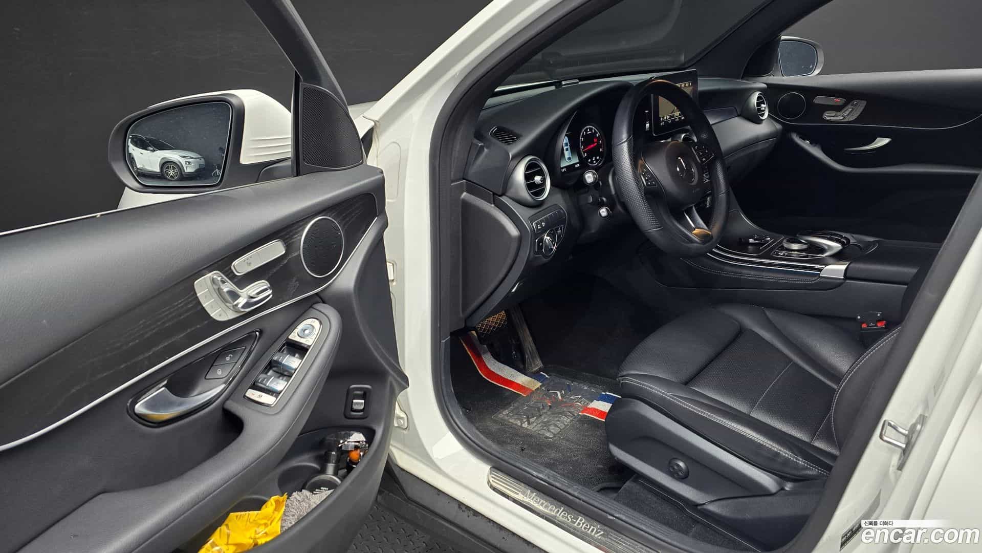 GLC-Class Mercedes-Benz 2019.9-OPTION-015