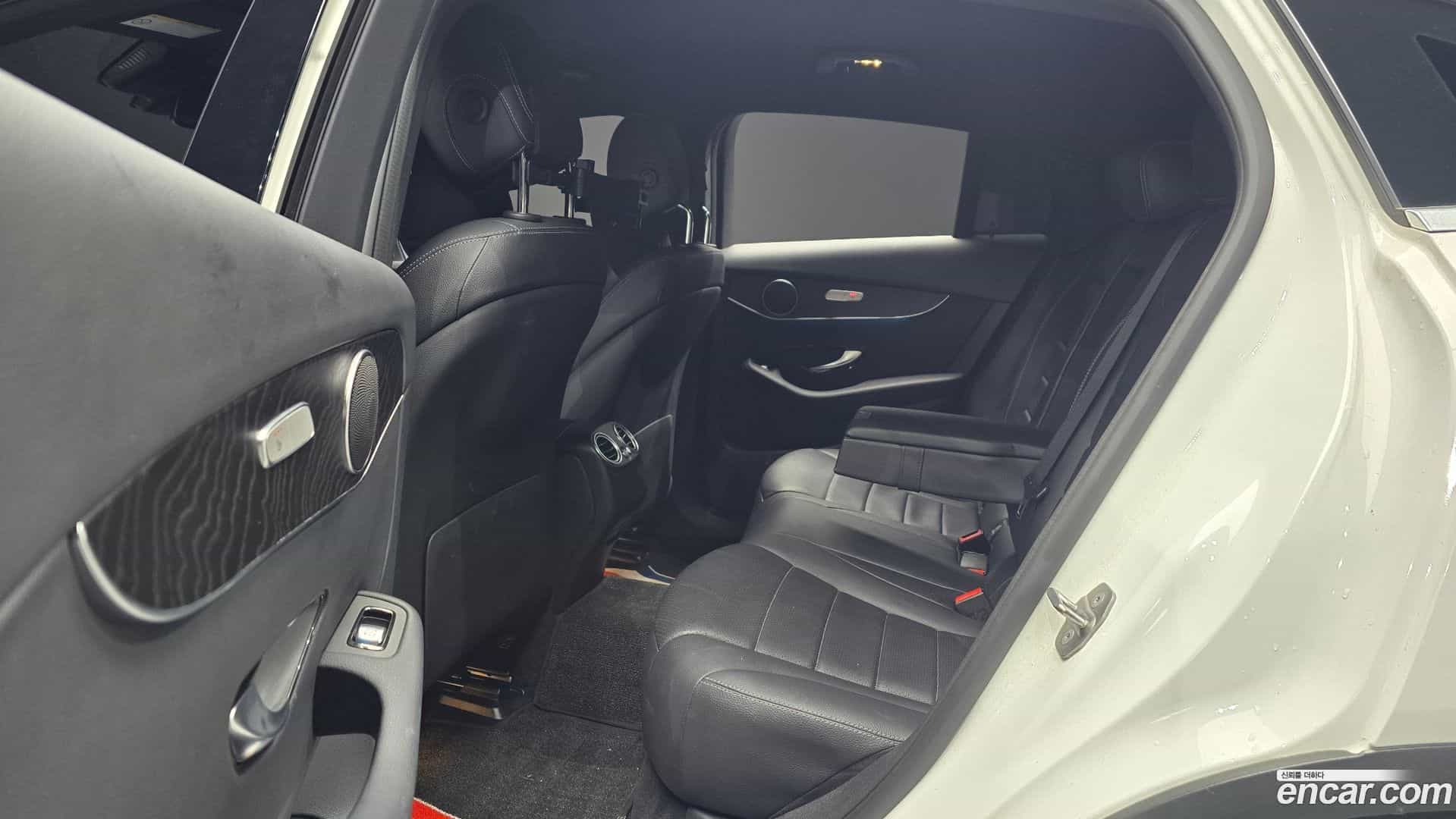 GLC-Class Mercedes-Benz 2019.9-OPTION-016