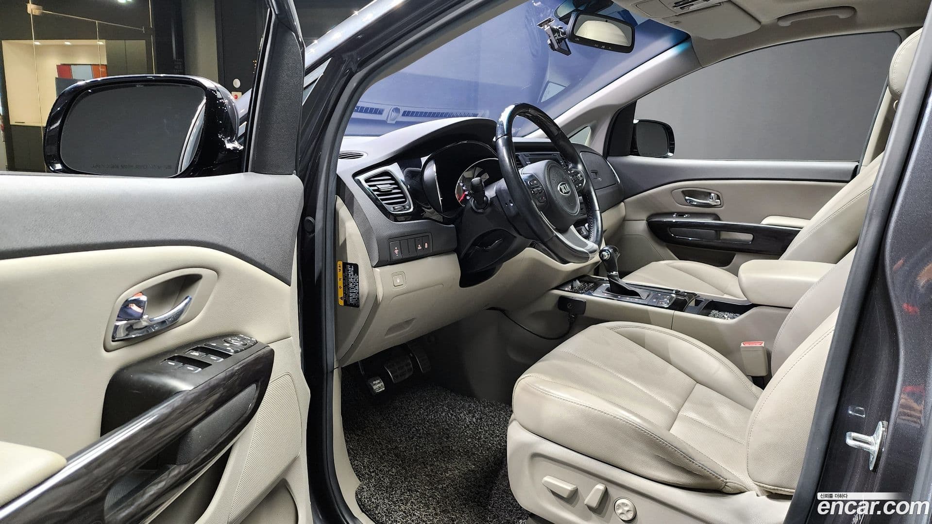 Main__Slider__Photo:Canival Kia 2015.3-10