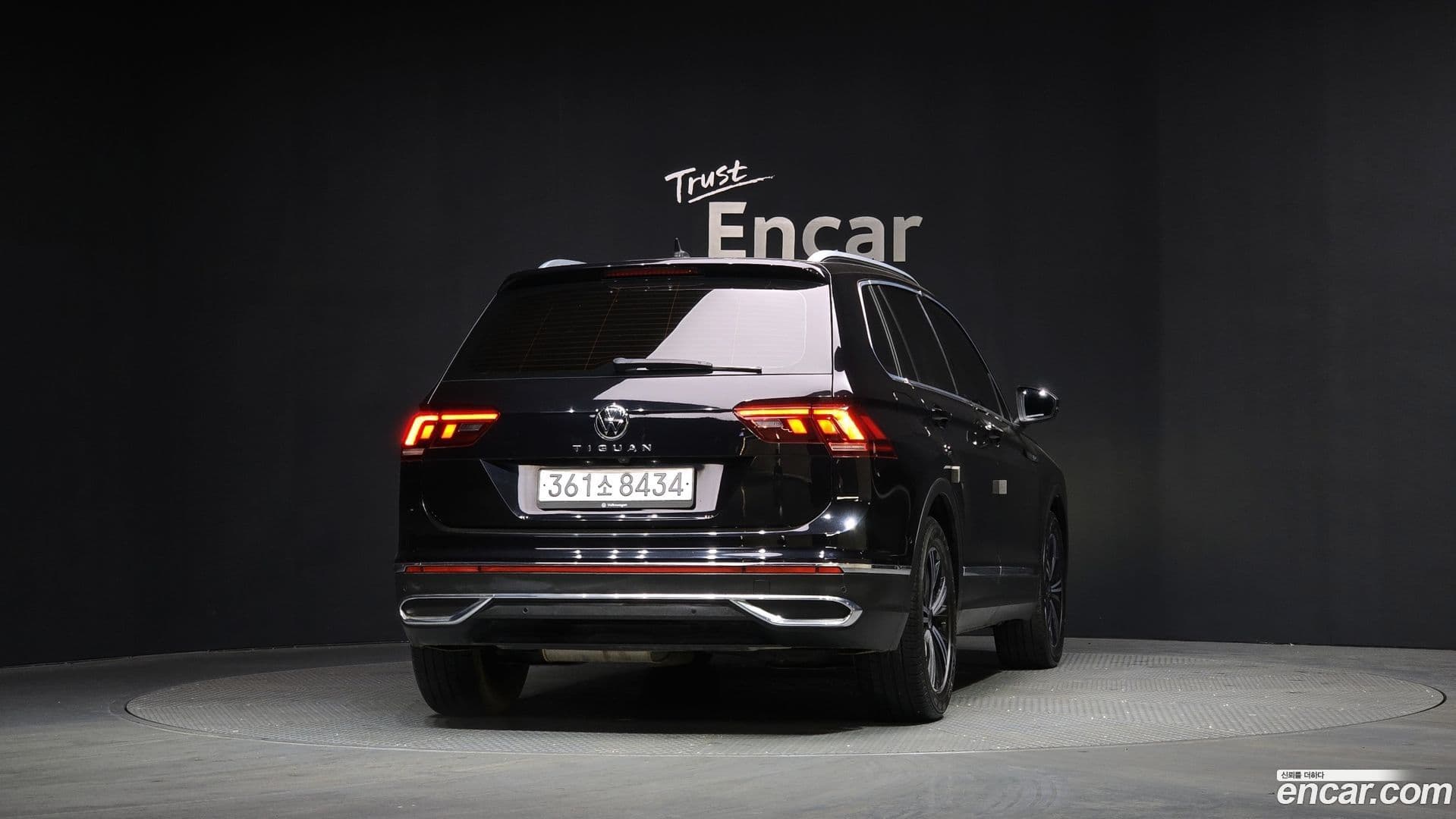 Main__Slider__Photo:Tiguan Volkswagen 2022.1-3