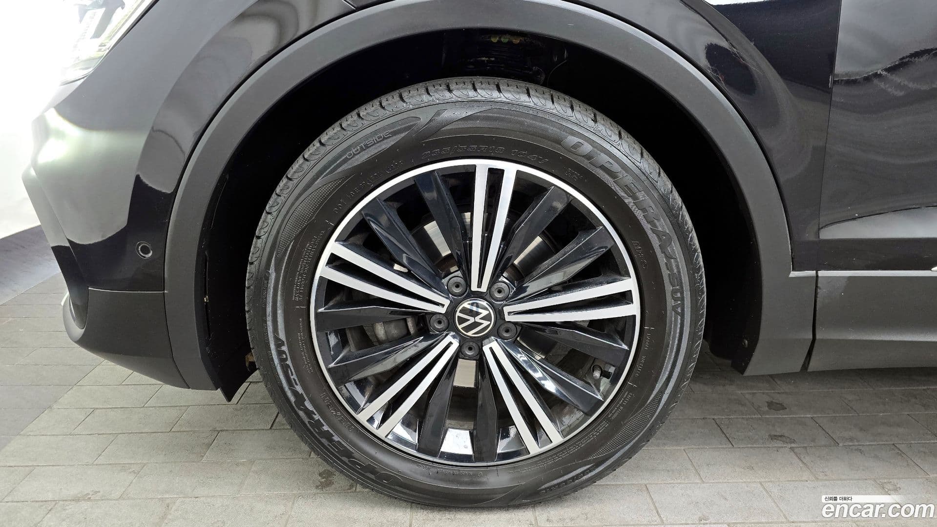 Main__Slider__Photo:Tiguan Volkswagen 2022.1-4