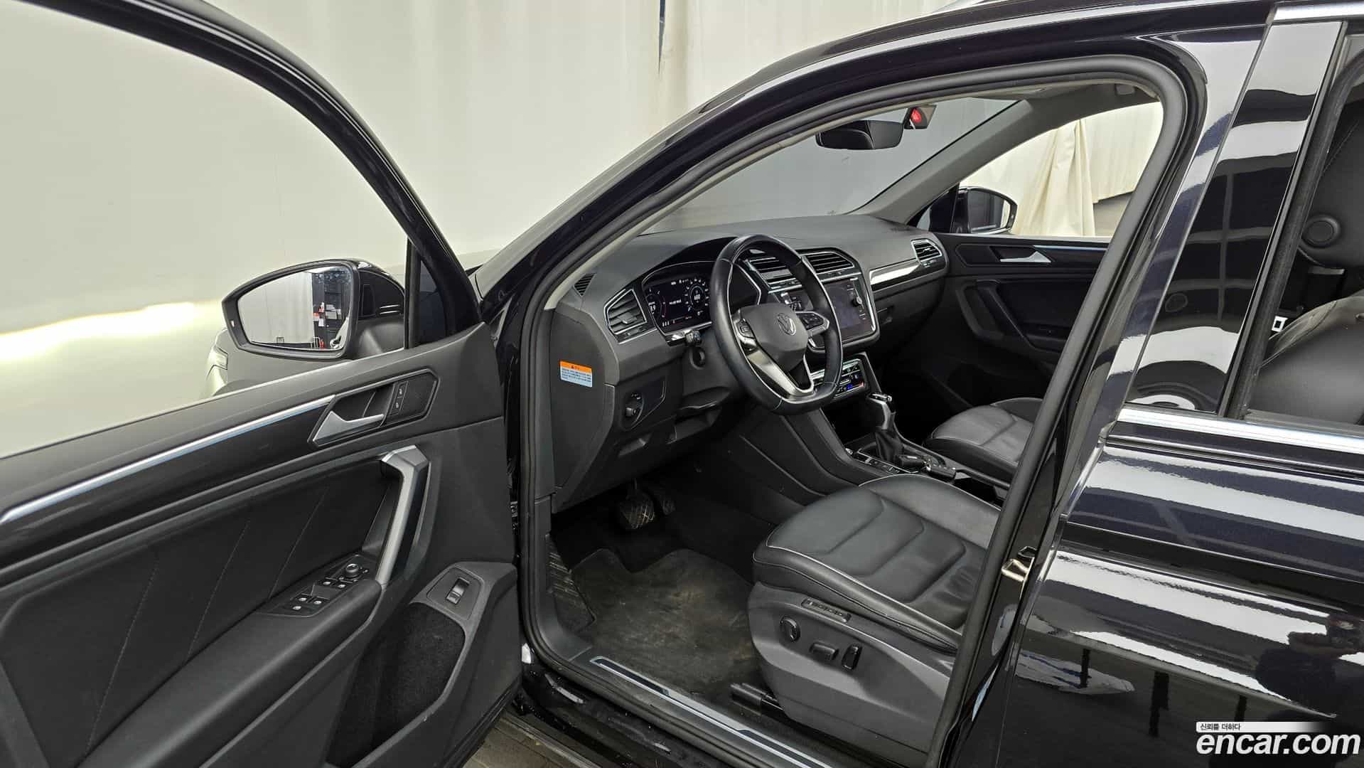 Tiguan Volkswagen 2022.1-INNER-010
