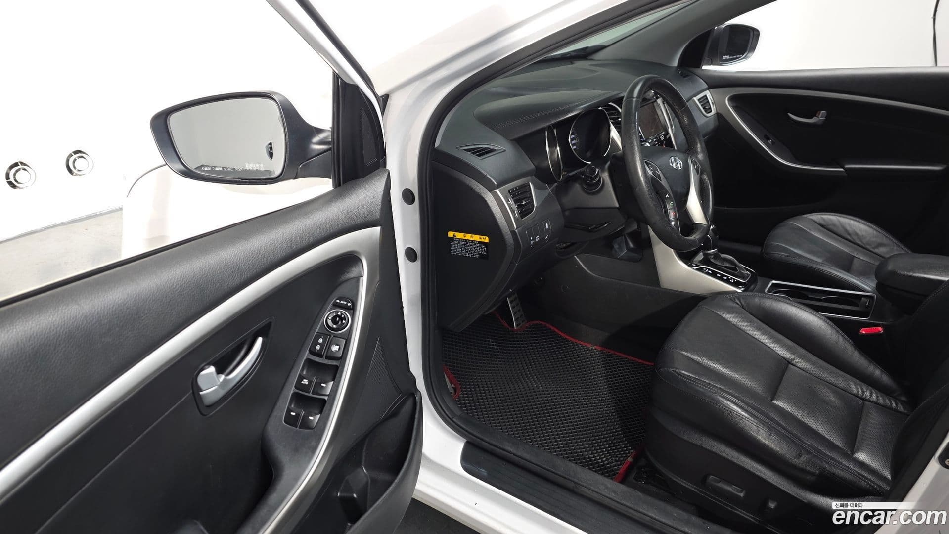 Main__Slider__Photo:i30 Hyundai 2012.11-11