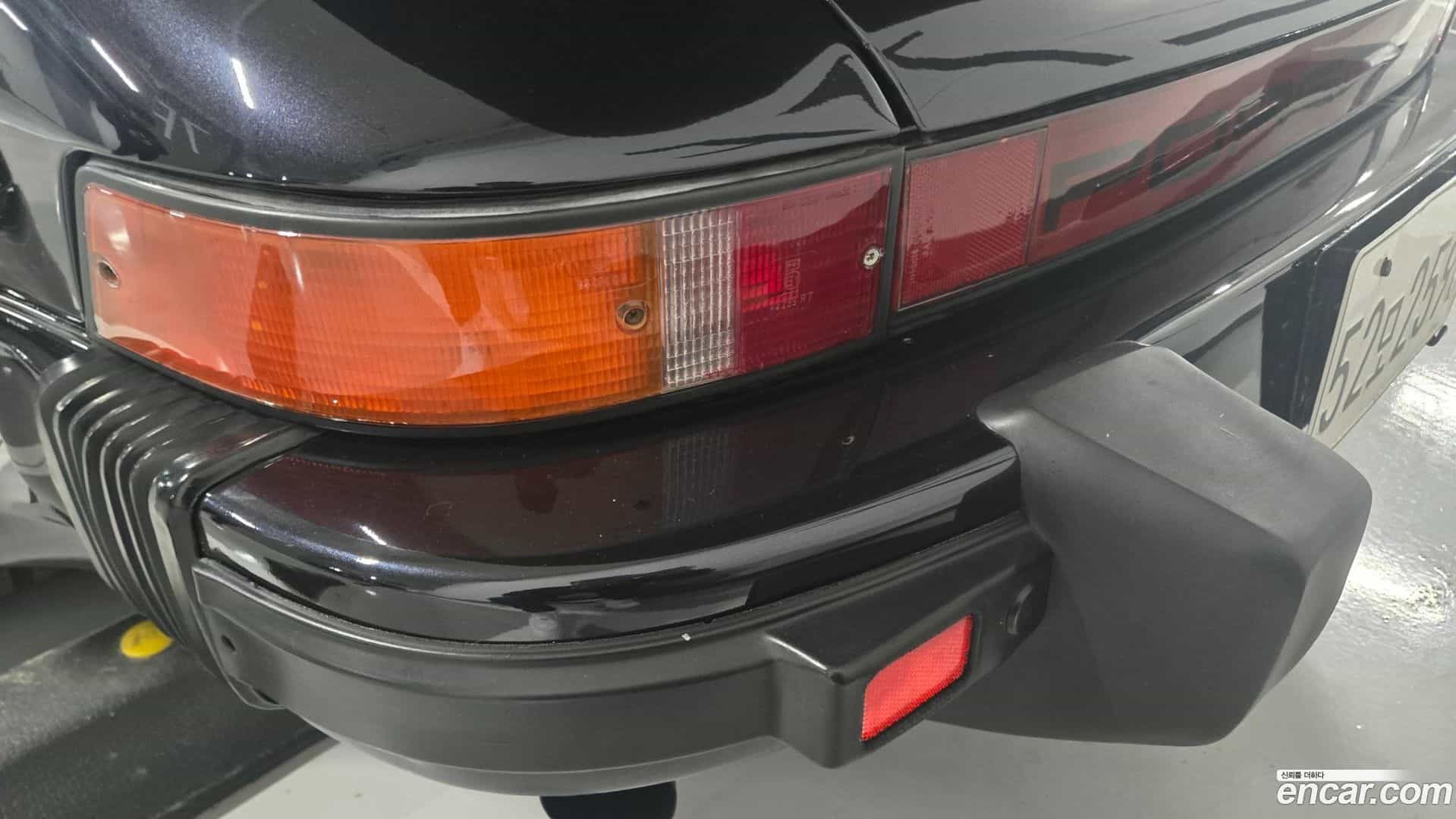 911 Porsche 1976.11-OUTER-004