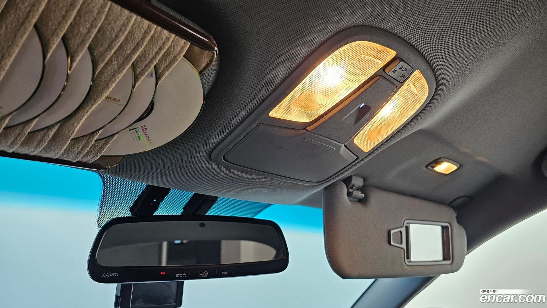 Main__Slider__Photo:K5 Kia 2012.9-17