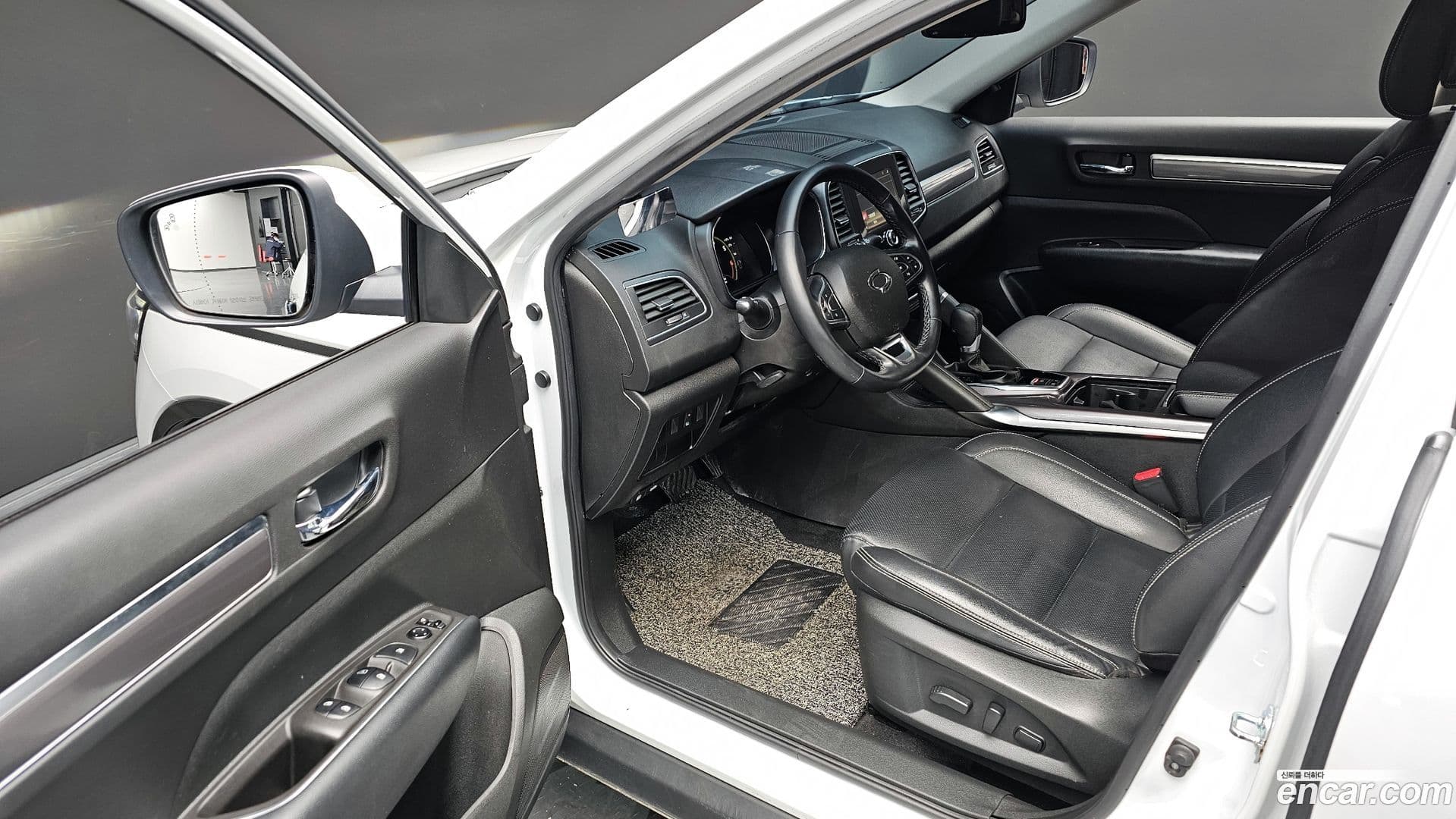 Main__Slider__Photo:QM6 Renault-KoreaSamsung 2017.10-11