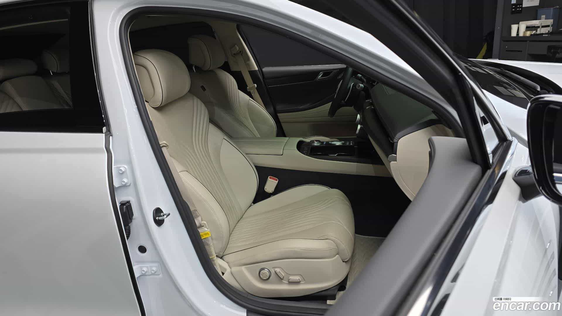 G80 Genesis 2022.3-OPTION-016