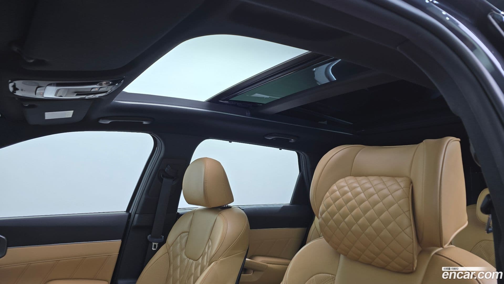 Main__Slider__Photo:Sorento Kia 2020.2-18