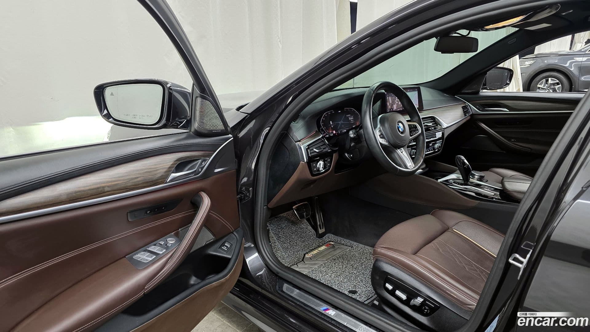 Main__Slider__Photo:5-Series BMW 2020.6-9