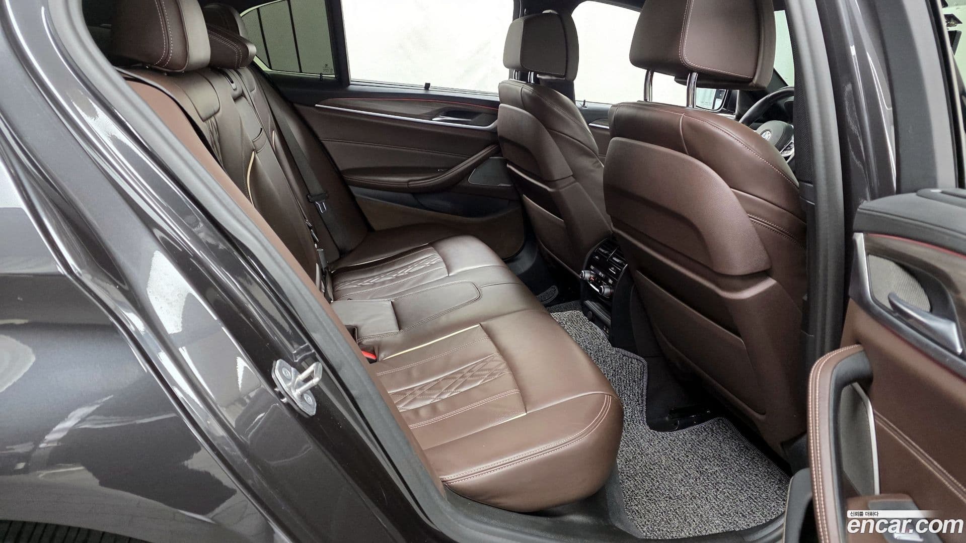 Main__Slider__Photo:5-Series BMW 2020.6-11