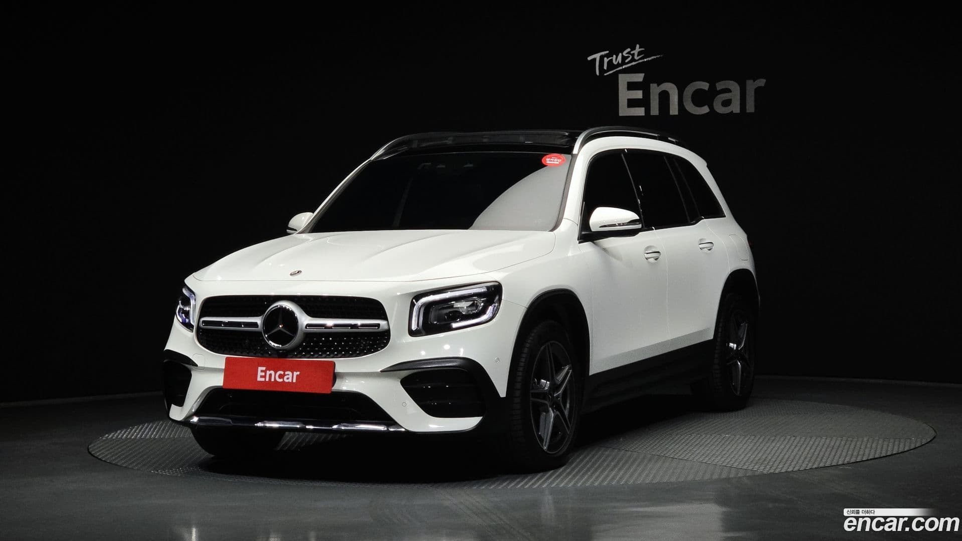 Main__Slider__Photo:GLB-Class Mercedes-Benz 2023.5-0